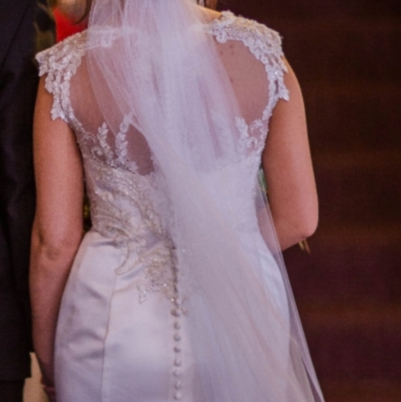Wedding dress - Picture 5 of 8